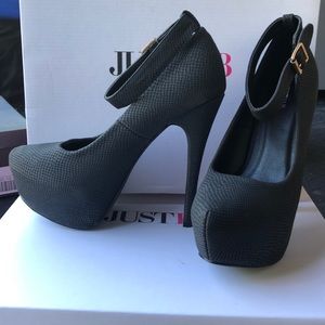 Size 8.5 🔥Platform with Ankle Strap